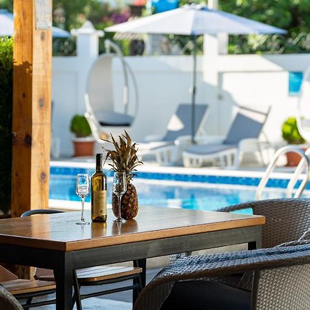 Delfin Apartments Сутоморе Екстериор снимка