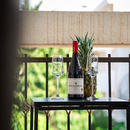 Delfin Apartments Сутоморе Екстериор снимка