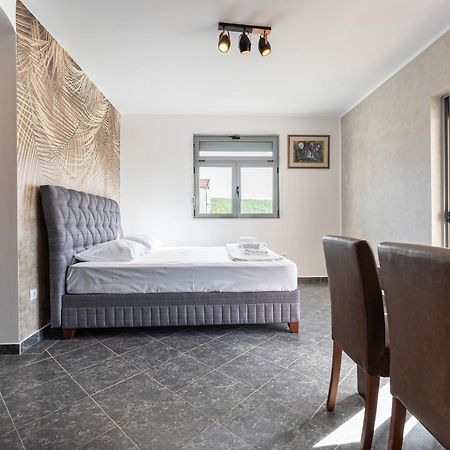 Delfin Apartments Сутоморе Екстериор снимка