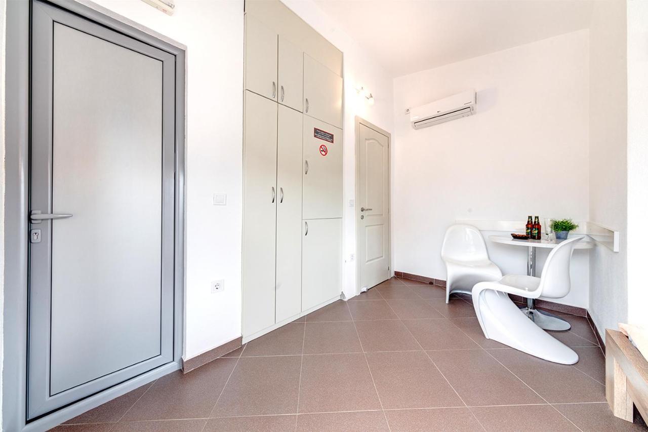 Delfin Apartments Сутоморе Екстериор снимка
