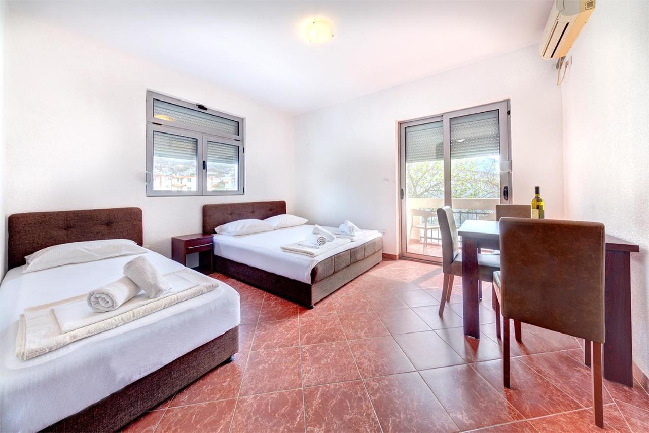 Delfin Apartments Сутоморе Екстериор снимка