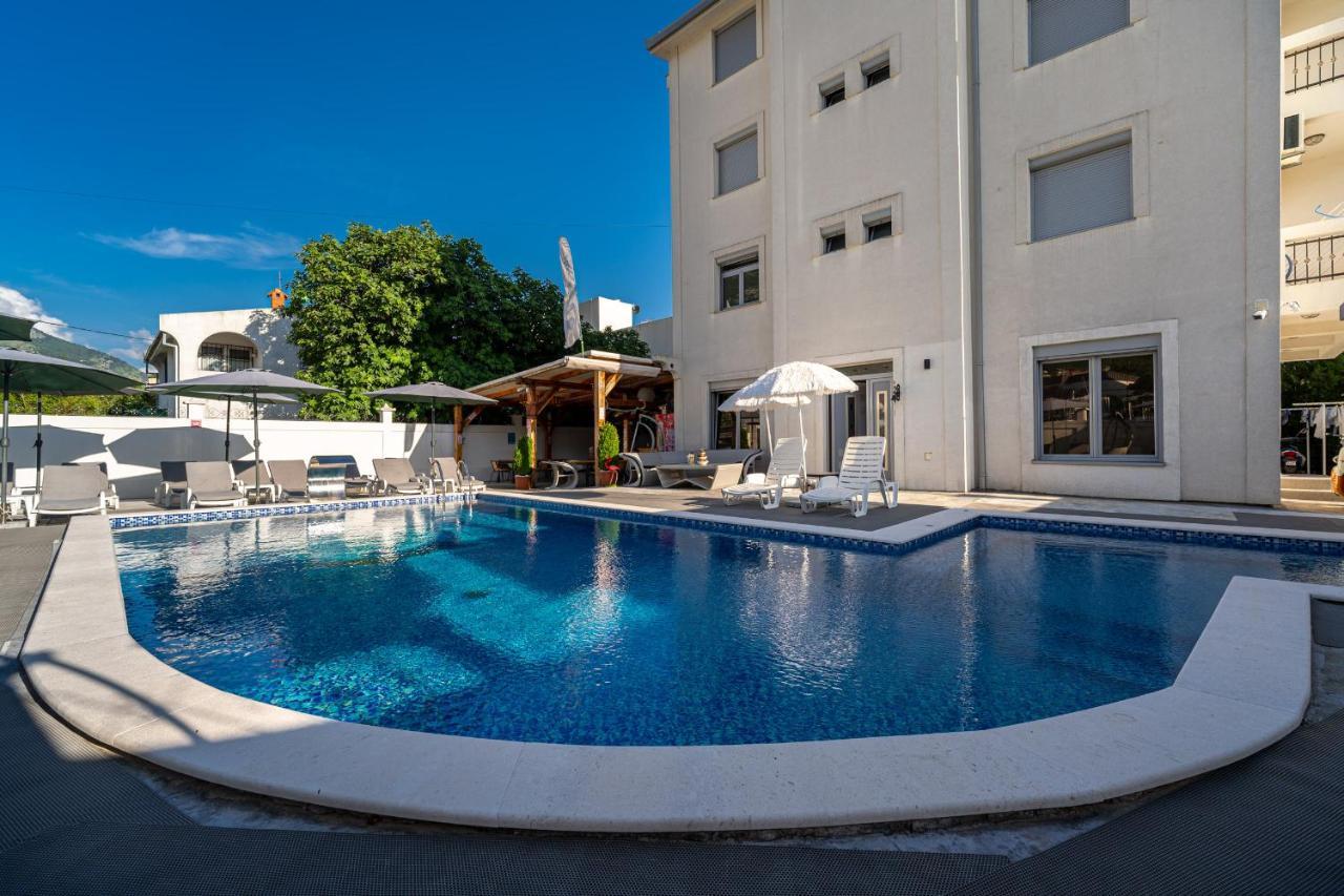 Delfin Apartments Сутоморе Екстериор снимка