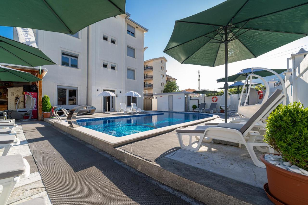 Delfin Apartments Сутоморе Екстериор снимка
