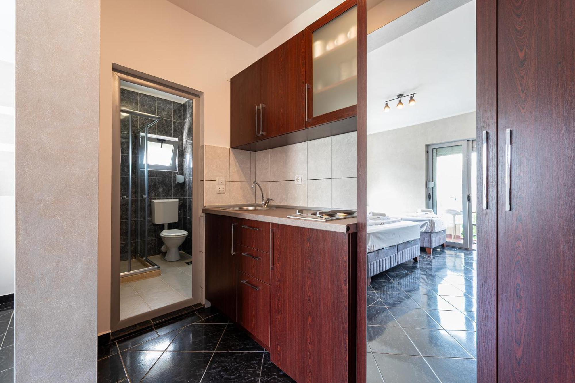 Delfin Apartments Сутоморе Екстериор снимка