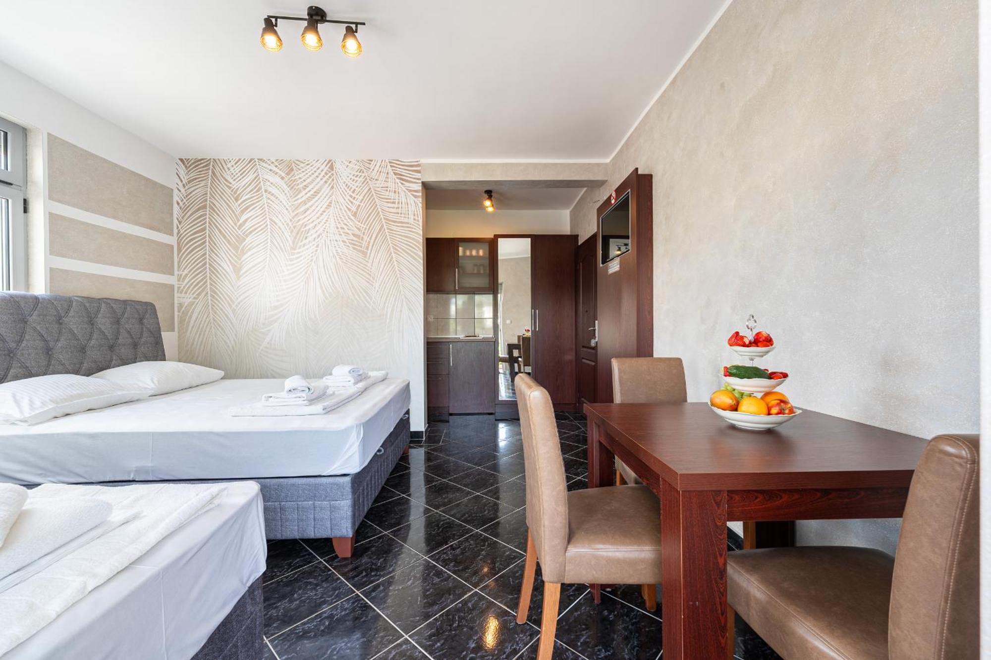 Delfin Apartments Сутоморе Екстериор снимка