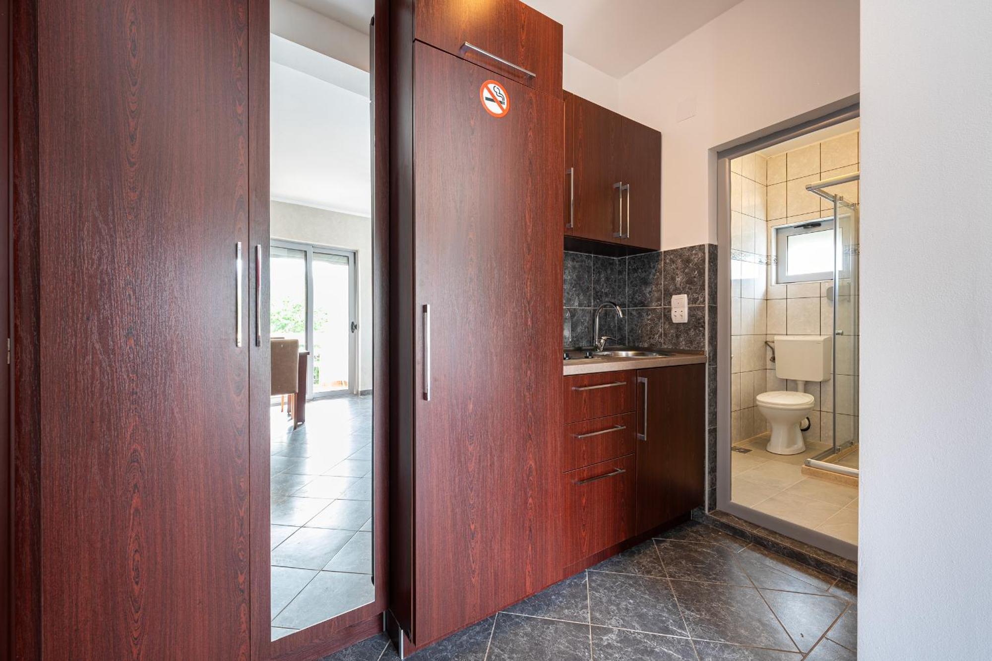Delfin Apartments Сутоморе Екстериор снимка