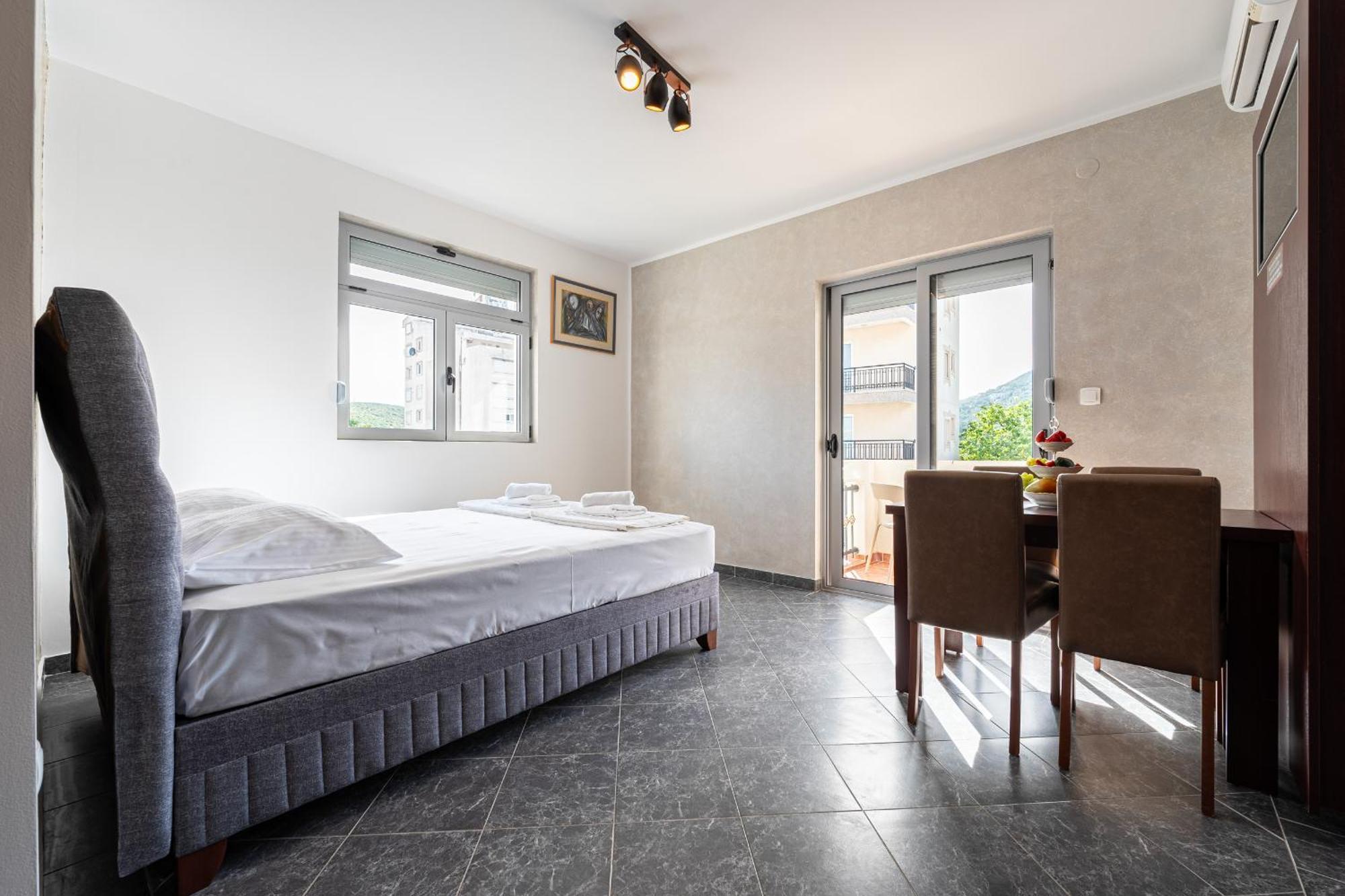 Delfin Apartments Сутоморе Екстериор снимка